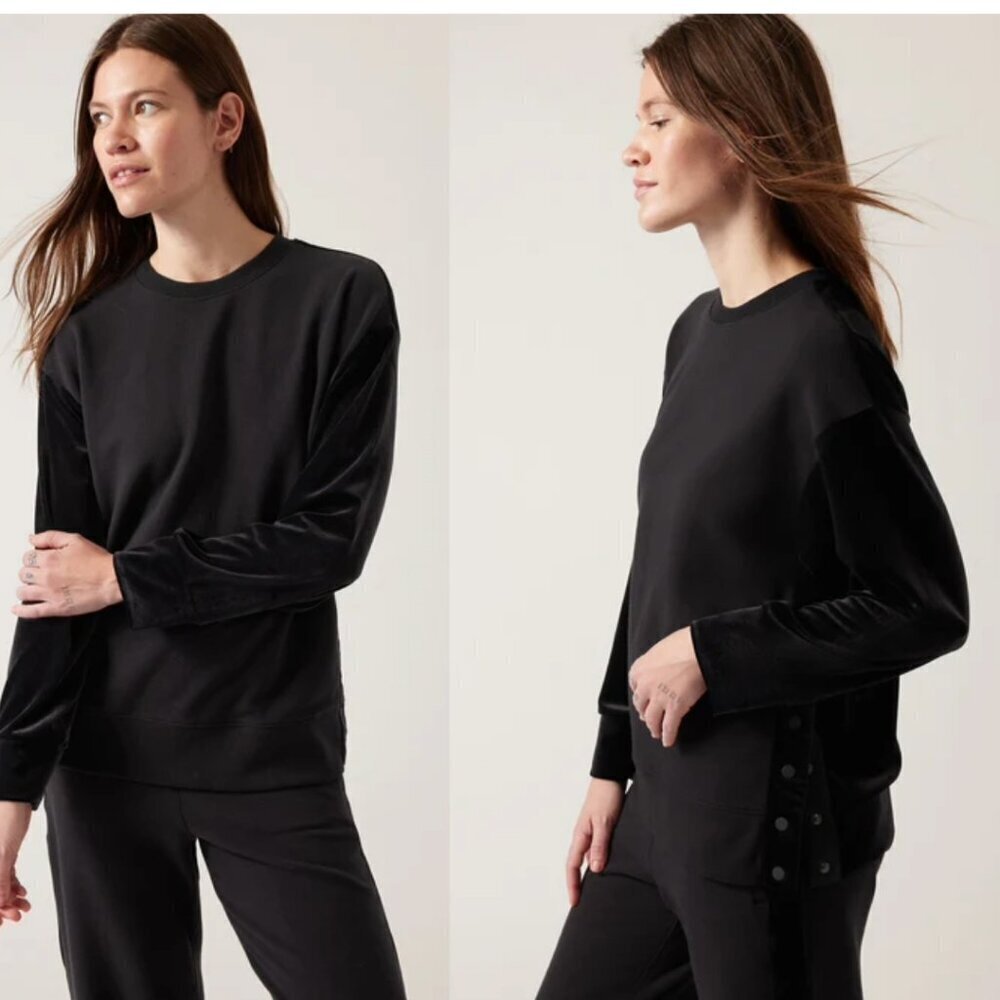 NWT Athleta | Retroplush Velvet Crewneck Sweatshirt in Black